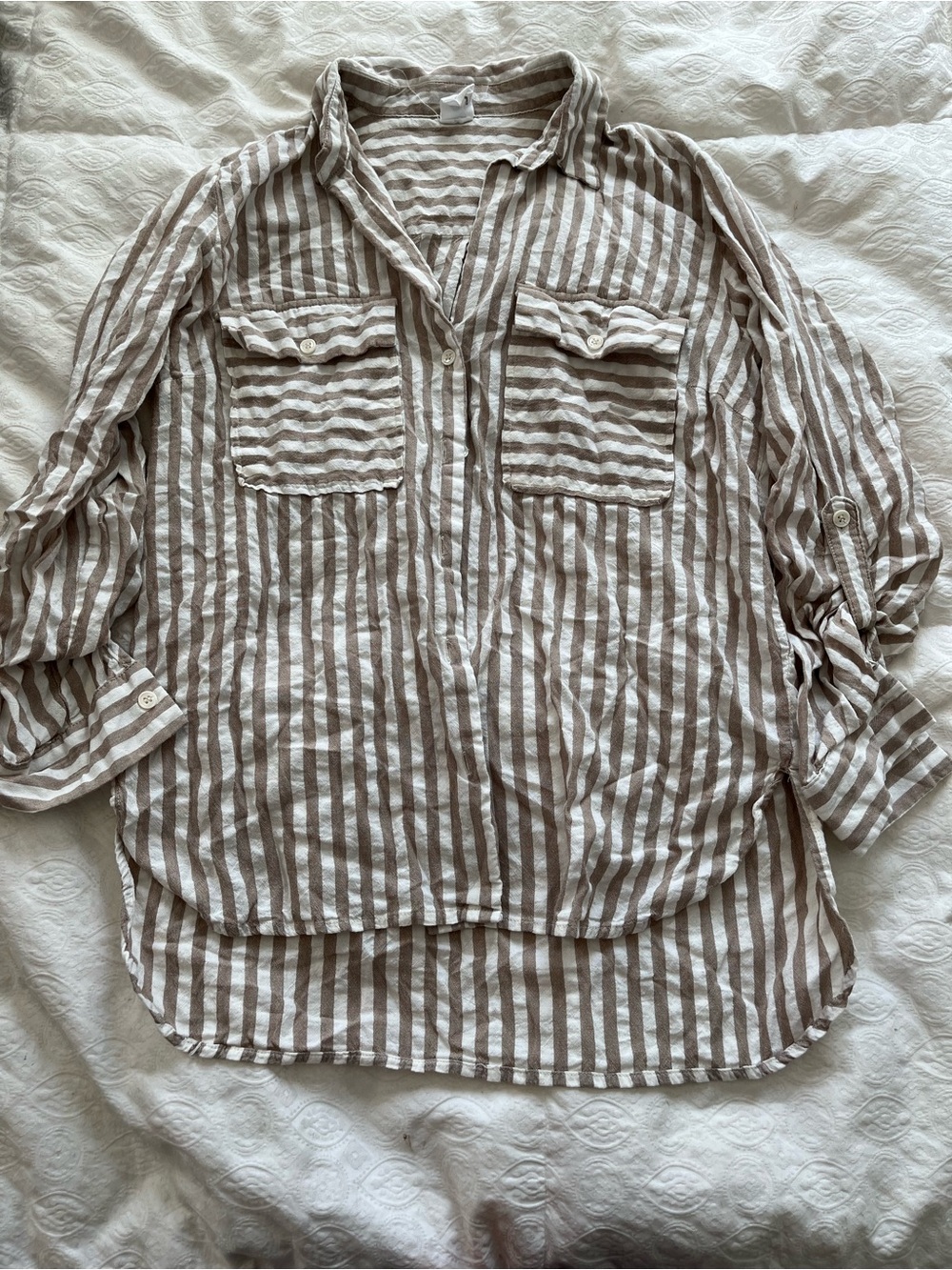 FLAWLESS Beige & White Striped Button-Up Shirt size small